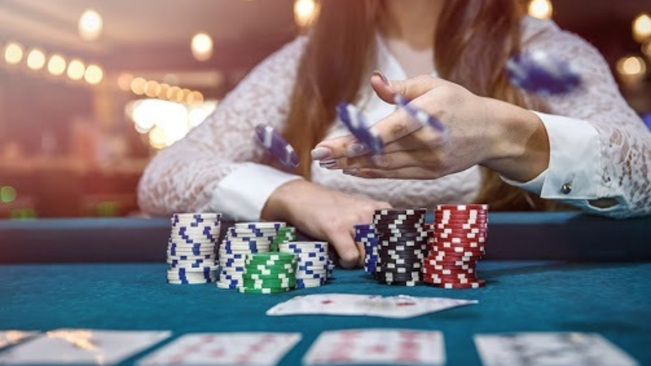 Choose to Bet Small or Big on Poker Online Terpercaya Gambling